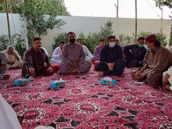LutfLover's tweet photo. پی پی پی ایم پی ای ارباب لطف اللہ صاحب کا ملیر کراچی میں ایم پی ای راجا عبدالرزاق  کے ہائوس آمد۔
ارباب صاحب نے راجا عبدالرزاق  سے ان کی فرزند کا روڈ ایکسیڈنٹ مين انتقال ہونی پر ان سے تعزیت کی۔

ارباب صاحب نے مرحومہ کے ایصالِ ثواب کیلئے دعا بھی کی۔ @arbab_lutfullah @susheelsoni12 https://t.co/VPQvd7W12u