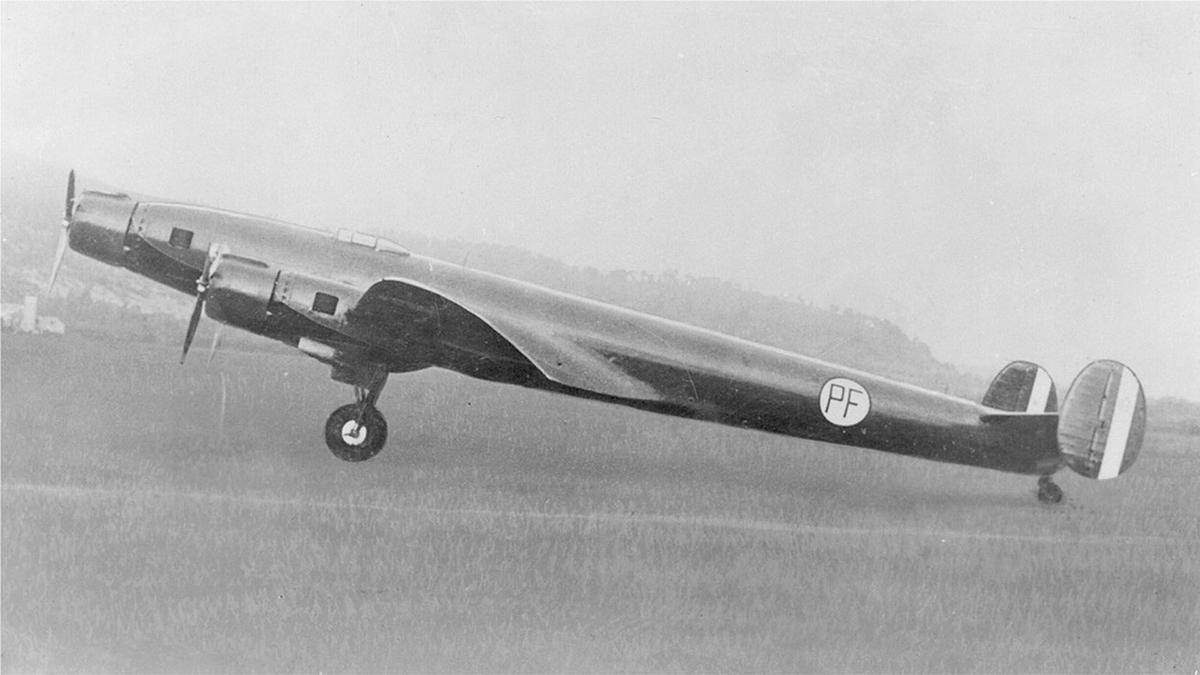 TheGhostRider31's tweet photo. The #Piaggia P.23R was an Italian commercial transport #Trimotor aircraft prototype first flown in 1936. In Dec 1938, it carried a payload of 5000 Kgs at an average speed of 404 Kmph, setting new world records over both the 1,000-kilometer and 2,000-kilometer distances. https://t.co/Agf0upupQJ