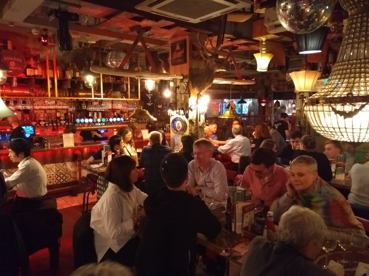 WomenInStat's tweet photo. @RoyalStatSoc @statsyss We organise sessions as part of the annual @RSSAnnualConf on professional development, #StatsComm &amp;, volunteering opportunities. Not to mention our very famous pub quiz! https://t.co/BJfXPTQflH