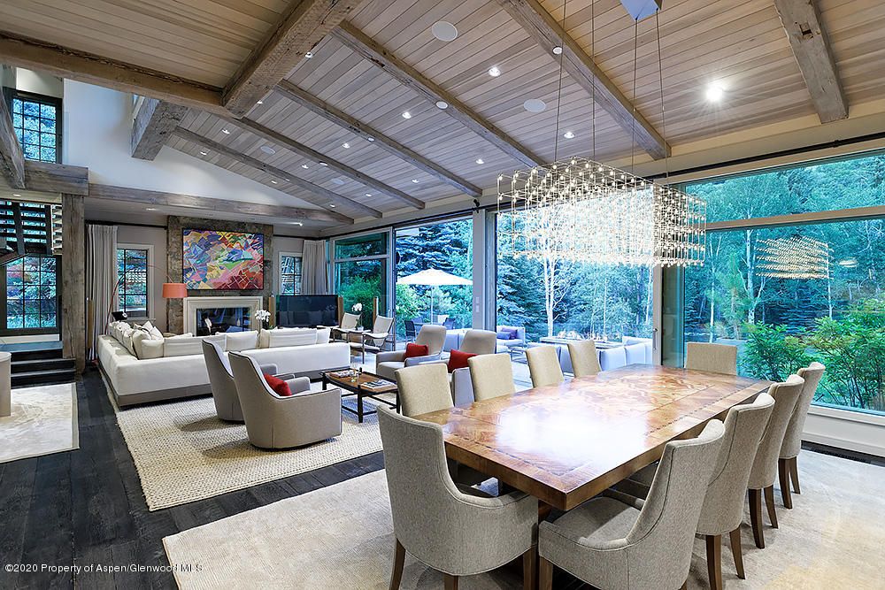 Blake_ApplebyRE's tweet photo. SOLD! I am honored to represent the buyers of this beautiful Aspen home on the Roaring Fork River. We searched for months to find the perfect setting for their family. Thank you to listing broker Jeff Pogilano for a job well done! 6 BD | Aspen Riverfront | Half Acre | $20,500,000 https://t.co/UeLfhghO9r