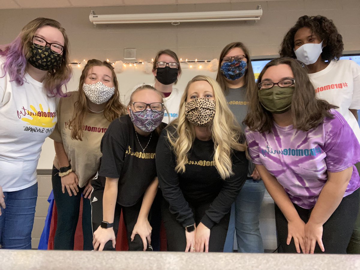 ashmherrington's tweet photo. Since I teach government we took the day to learn about the current elections. My class has chosen to #promoteunity and come together during this time 🇺🇸 we are wearing our #promoteunity shirts as well @JoeBiden @realDonaldTrump @BrianKempGA @ReverendWarnock @JodyHice https://t.co/OCmfNoKdBb