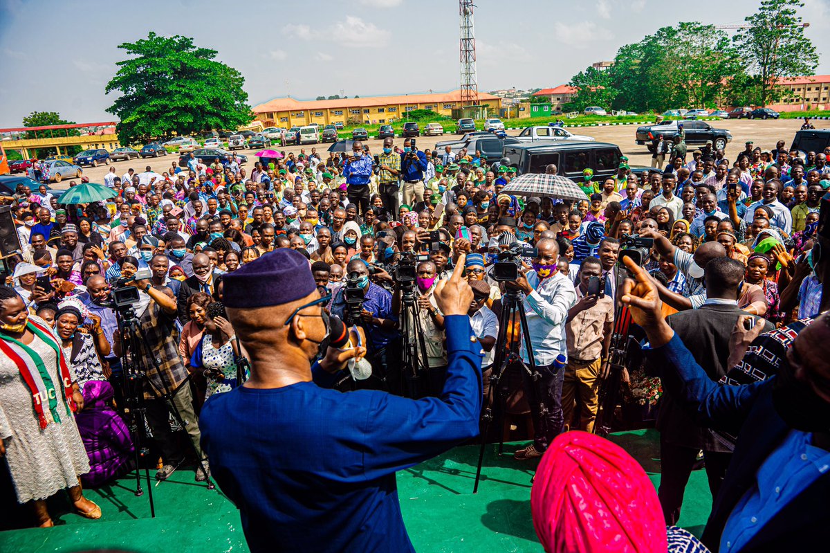 ShemariahMedia's tweet image. The Ogun State Civil Service workers visits the Ogun State Governor, @dabiodunMFR to show sincere appreciation for the New Minimum Wage that the State Government recently implemented with the October salaries. #BuildingOurFutureTogether #ogunstate #ogunupdate