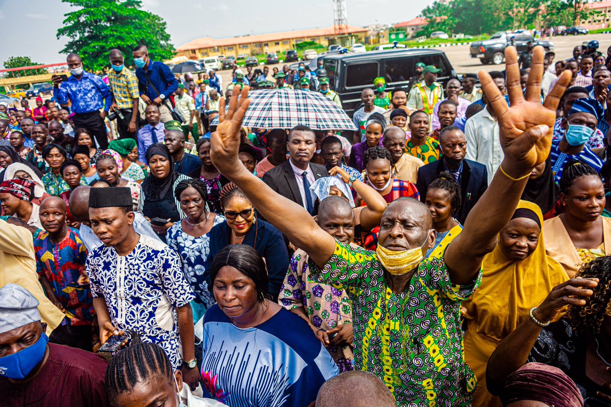 ShemariahMedia's tweet image. The Ogun State Civil Service workers visits the Ogun State Governor, @dabiodunMFR to show sincere appreciation for the New Minimum Wage that the State Government recently implemented with the October salaries. #BuildingOurFutureTogether #ogunstate #ogunupdate