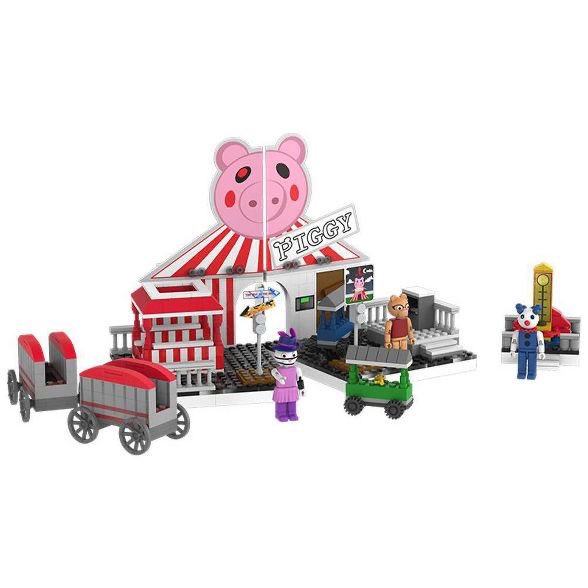 RTC on X: NEWS: Piggy sales now have Lego like figures! These figures have  received praise for their use of building. Would you like Piggy to have  more building sets in the