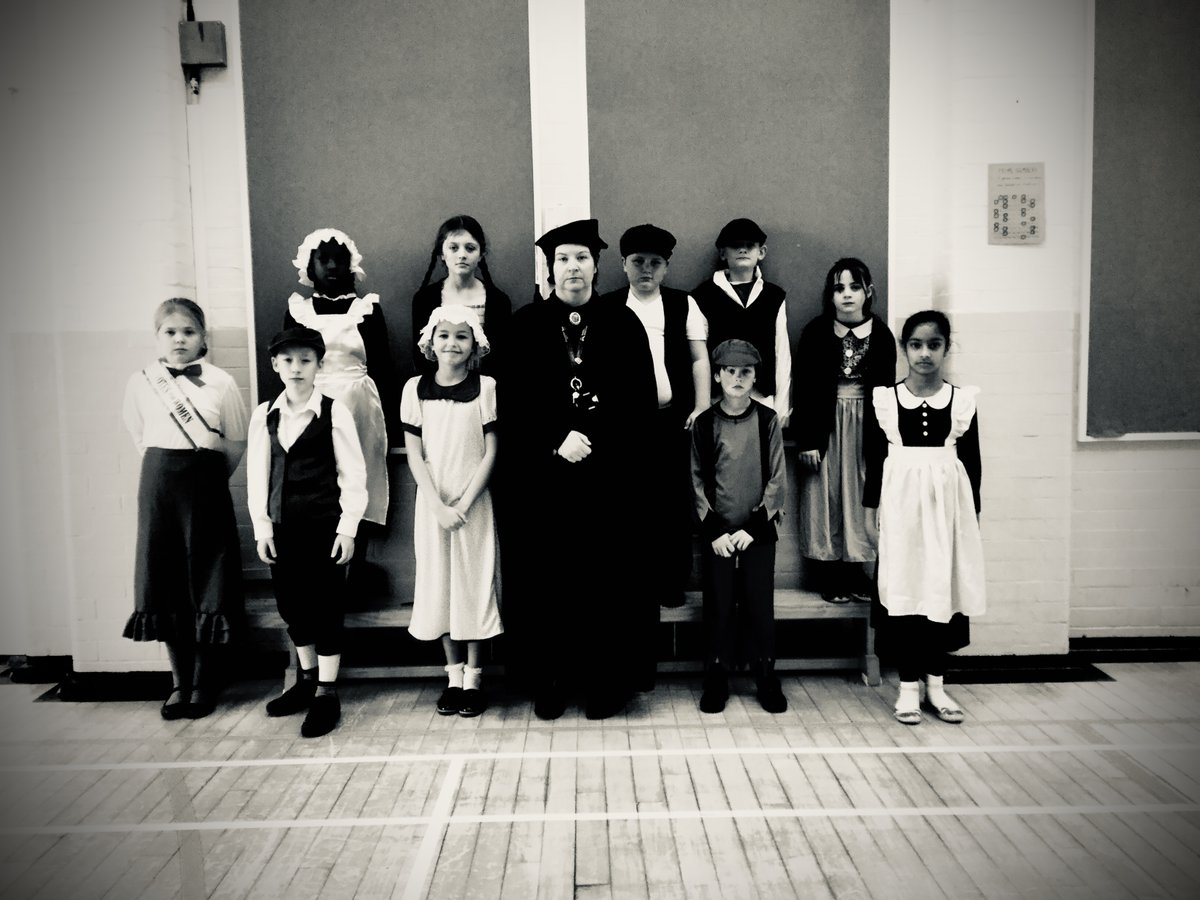 JuniorNewbridge's tweet photo. Year 5 had a fantastic day as Victorians to begin their new topic. Some of the children dressed up and they experienced what life was like for a Victorian child.
#engagement #newtopic #experiences #childfirst #ProudToBeTSATPortsmouth #ProudToBeNJS https://t.co/NPlBj60Nox