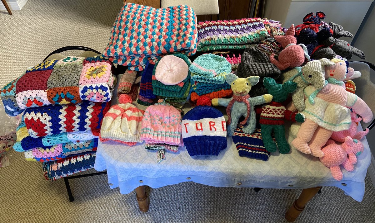 TDotGayCop's tweet image. My 90 yr old grandmother recently knitted all of this for our officers to give away to those families they find in need. One instalment. There is more. These are the values I was raised on. #OmaKnits #TheGreatestGeneration #CopsWhoCare