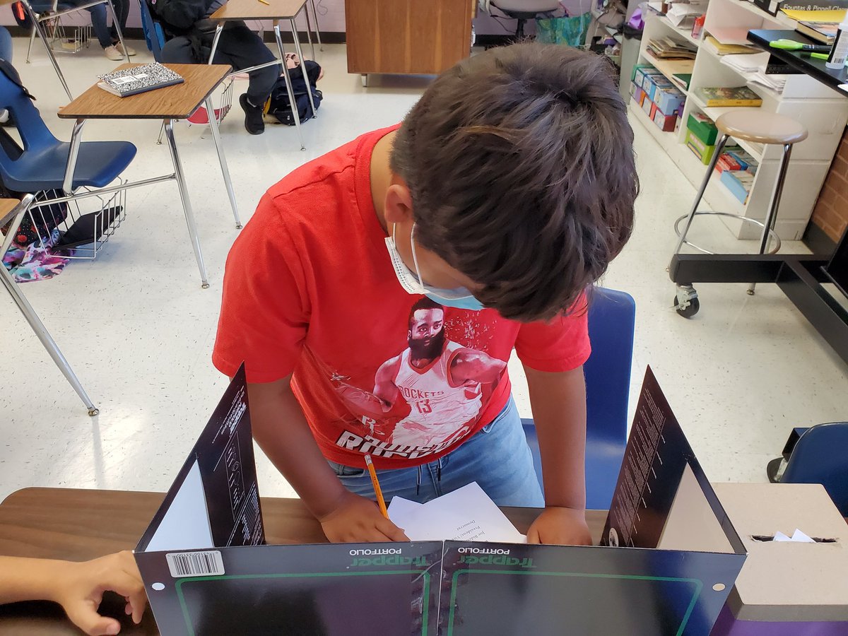 RubioClass's tweet image. Future voters! It&apos;s #Election2020 and our 5th graders participated in a mock election complete with vote registration cards. We enjoyed learning about the election process. @Southside_AISD