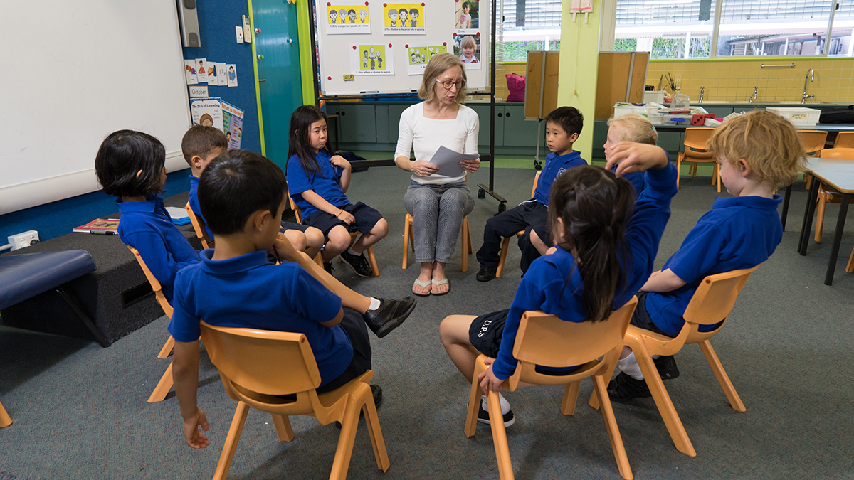 ethics_centre's tweet photo. On this day, 10 years ago we founded Primary Ethics. An alternative to religious education or quiet supervision, @EthicsEducation helps children develop important skills in critical thinking & moral reasoning.
Happy 10th birthday Primary Ethics!
#PrimaryEthics @SimonLongstaff https://t.co/QankNPMpK0