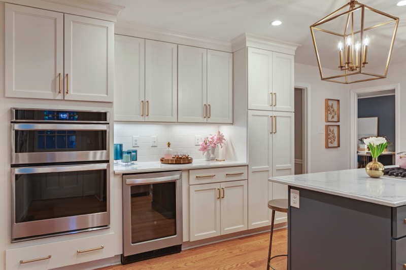 LoveItorListIt's tweet photo. Did you catch this beautiful kitchen renovation in last night's episode? Information on where to find these amazing products for yourself is at the link. #transformtiontuesday #loveitorlistit
.
.
https://t.co/wVt8KoAeYF https://t.co/jPEX9t8pIy