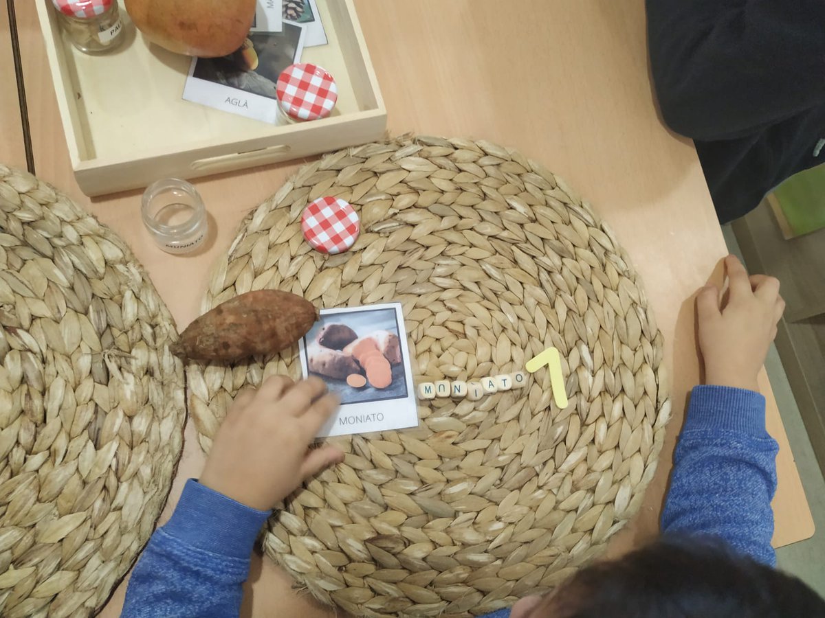 escolalledoner's tweet photo. A @escolalledoner continuem aprenent malgrat la pandèmia! #CdPetits #manipulació #racons https://t.co/BADX0r6VUO