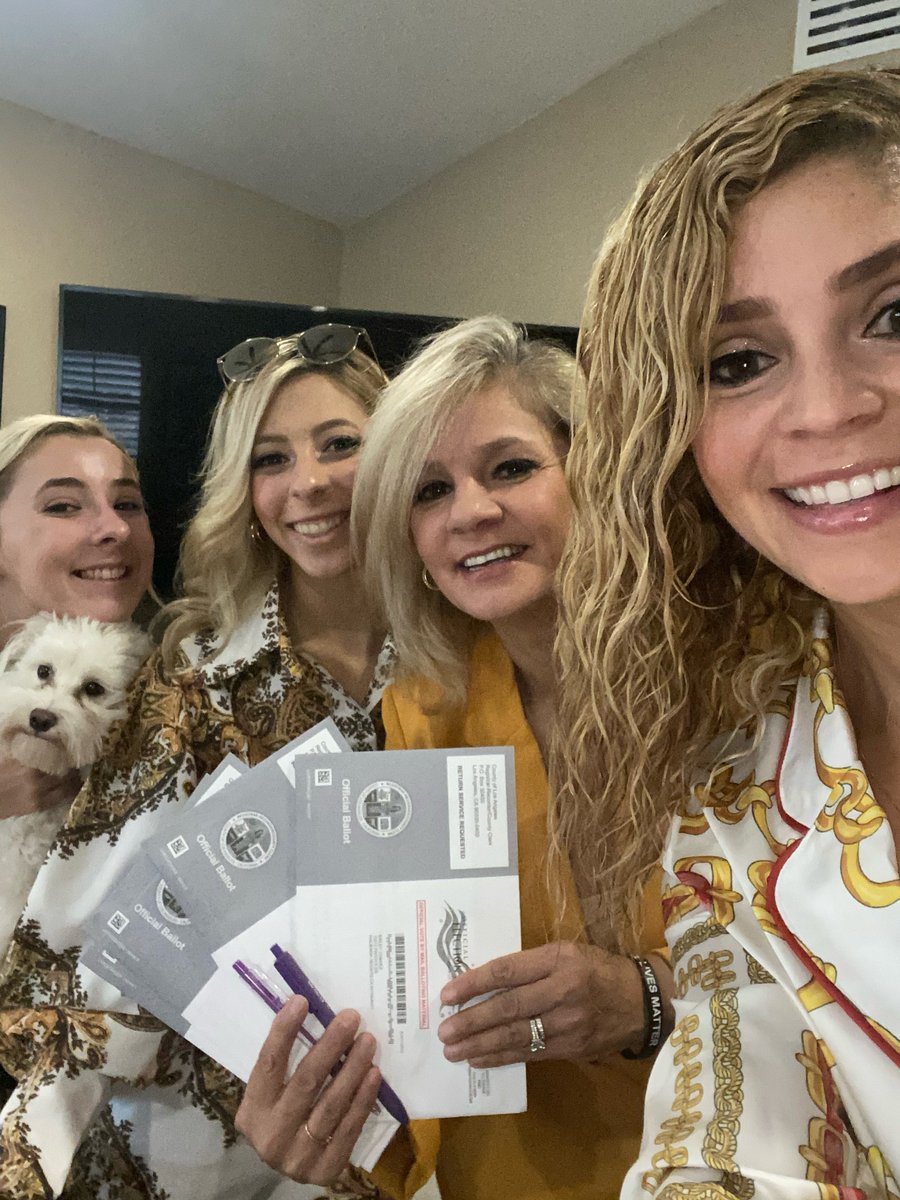 HCrossSB's tweet photo. It's not too late to make your voice heard! Get out there and #VOTE !
#PLVotes | #VoteCrossVote https://t.co/KVOxFe90rz
