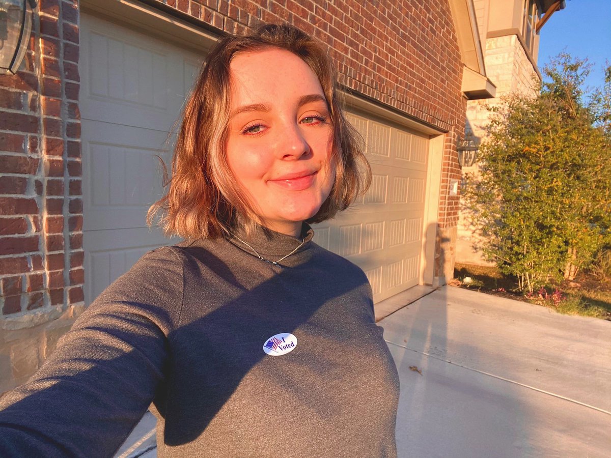 Sisters doing their civic duty! Don’t forget that today is the last day to vote.
•
•
#untadpi #unt24 #BeTheFirst