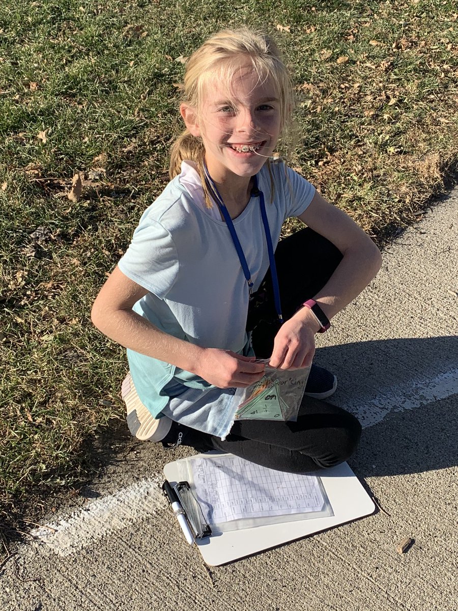 doerhoefer_j's tweet photo. Taking advantage of the amazing weather in second grade!  #goodhueschool https://t.co/a0DqOtbpd9