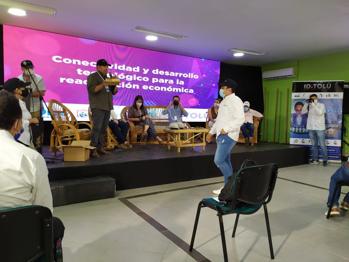 ParqueSoftSucre's tweet image. Recibimos kit para trabajar IoT departe de @MSFTColombia @GobSucre @Ministerio_TIC  #idtolu somos #poderhumanoparatussueños