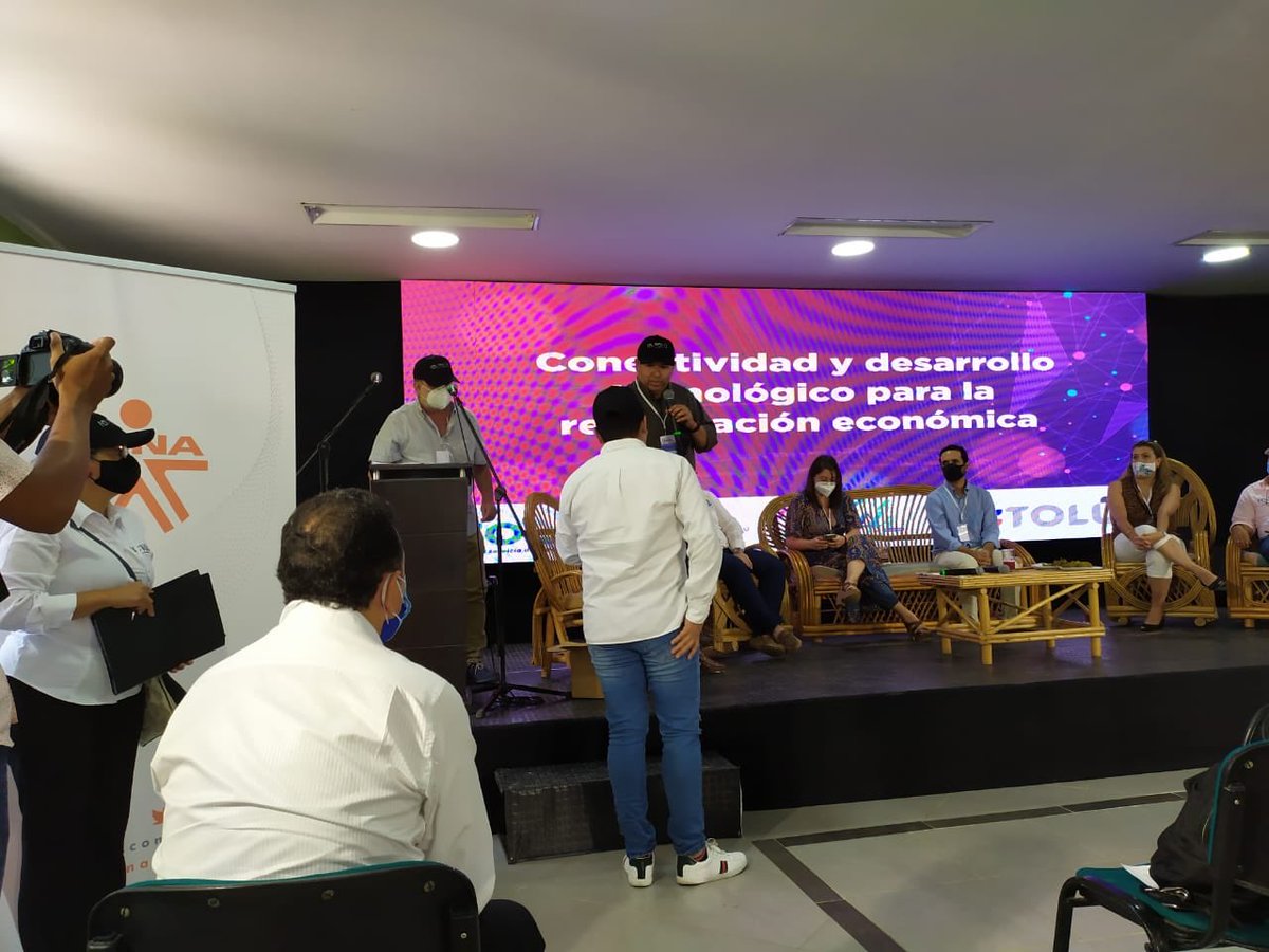 ParqueSoftSucre's tweet image. Recibimos kit para trabajar IoT departe de @MSFTColombia @GobSucre @Ministerio_TIC  #idtolu somos #poderhumanoparatussueños