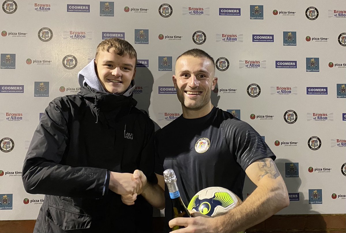 alton_fc's tweet photo. Man of the Match tonight, George Bowerman.

Thank you to match sponsors @SubsonicPhoto

@SydWessex ⁦@HampshireFA⁩ @weyvalleyradio @Coomersltd ⁦@AltonHampshire⁩ https://t.co/gYYX6M9Ng5