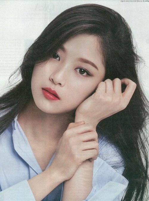 ❛ aclaraciones:—iré actualizando cuando me encuentre libre o cuando encuentre fotitos lindas de hyunjin siendo un gatito. ♡—es el primer hilo que hago, si hay algo mal me pueden decir.—por favor den fav y rt, soy una cuenta pequeña, me ayudaría mucho.—hyunjin los ama. ♡