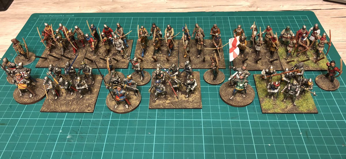 My  #HundredYearsWar army is getting near completion. Only grass and banners to go now.  #miniaturepainting  #wargaming