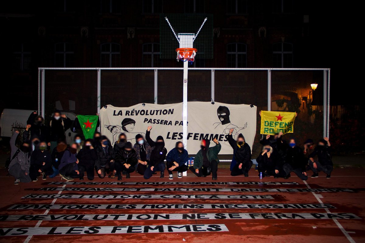 Women from  #Brussels showing solidarity with the people of  #Rojava, the revolution and women's liberation!'Fascism affects us all. In Rojava and around the world, we struggle together, side by side by all means. Revolution will not happen without women.' #RiseUpAgainstFascism