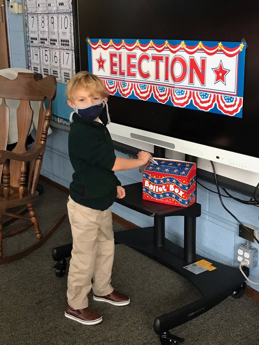 TransfigCS10591's tweet photo. Transfiguration had some very important elections today. Kindergarten voted between pizza and cheeseburgers. Pizza was the clear winner. In 2nd grade, Duck won over Farmer Brown 12 to 0. #BeTransformedatTransfig #vote2020 https://t.co/zWevIrjEOk