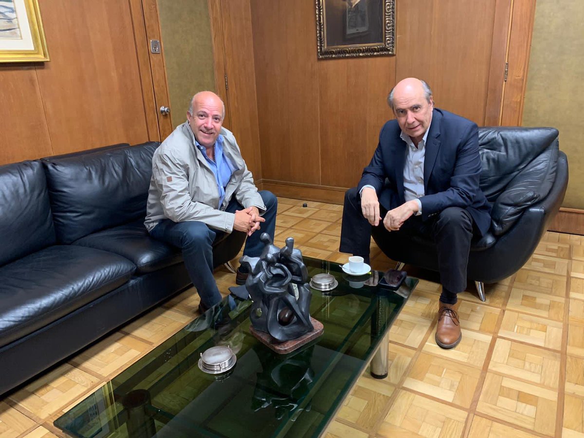 germancoutinho's tweet photo. Cerrando la jornada con una puesta a punto y también intercambiando ideas de futuro con el Presidente del Banco de Seguros nuestro correligionario y Amigo Jose Amorin Batlle. https://t.co/ElT9oteiMG