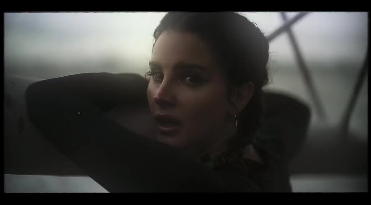 aarchivelana's tweet photo. Lana Del Rey https://t.co/OYOKX9tgt1