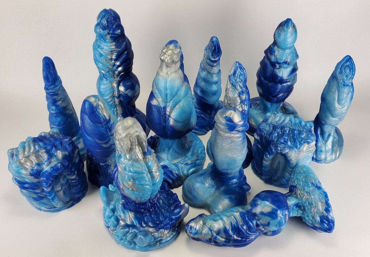 strangebedfella's tweet photo. Okay, last bit of #SBShopDay for the day! On the left is Steve's medium firmness set of snowy winter colors. On the right is my deep sea bioluminescence set done in soft silicone. Very pleased with how lovely these all are 💙 https://t.co/VB0FX9c1wM