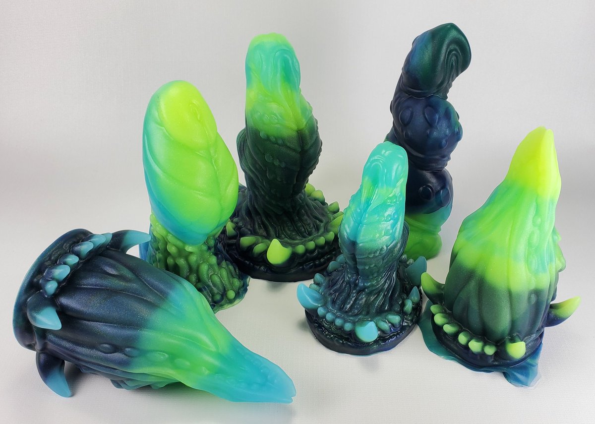 strangebedfella's tweet photo. Okay, last bit of #SBShopDay for the day! On the left is Steve's medium firmness set of snowy winter colors. On the right is my deep sea bioluminescence set done in soft silicone. Very pleased with how lovely these all are 💙 https://t.co/VB0FX9c1wM