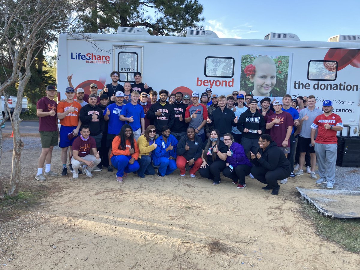 LCU_bsb's tweet image. Louisiana College baseball team celebrates Election Day with blood drive donating 55 pints ! More to it than curveballs &amp;amp; groundballs ! WILDCATS-4-LIFE!!👍👍👍⚾️⚾️⚾️🇺🇸🇺🇸🇺🇸🇺🇸🇺🇸🇺🇸🙏🏼🙏🏼🙏🏼