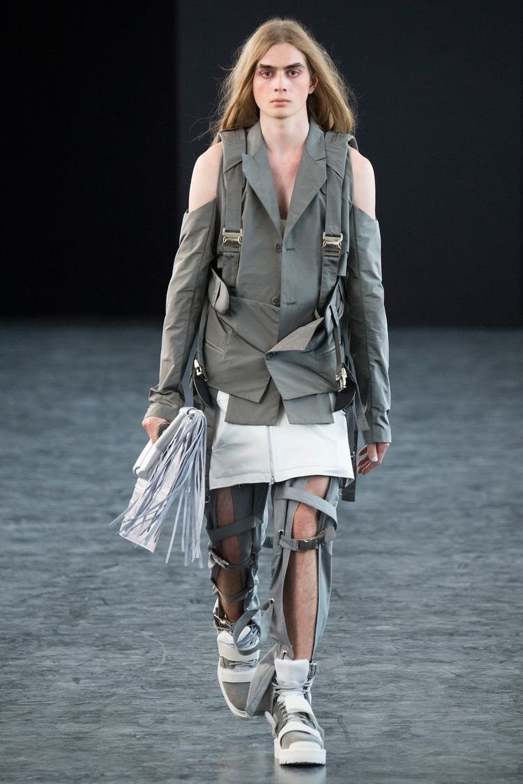tabibutts's tweet photo. hood by air ss15 rtw https://t.co/35p7pMHFq1