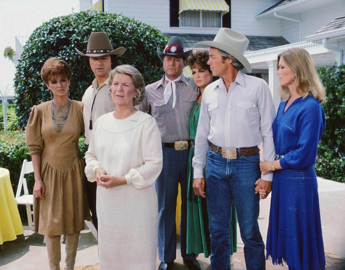 DallasFanzine's tweet photo. In times of trouble the Ewings would stick together. #Dallas https://t.co/kzUwfYAF0g