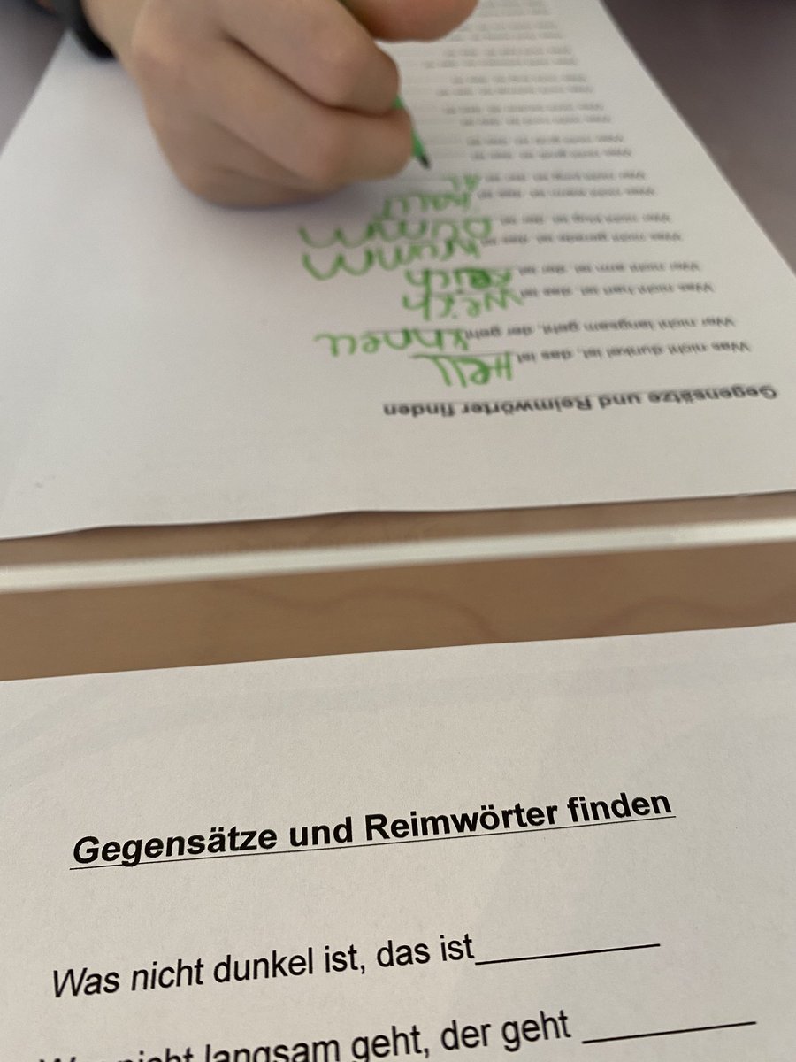 Gegensätze &amp; Reimwörter finden.