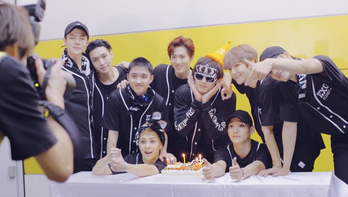 EXOWORLDINA's tweet photo. [LINK] 201104 EXO / EXO JAPAN Debut 5th Anniversary Movie
🔗 https://t.co/BDDCVKlL0G

Missing our 9 peterpan more than ever 🥺❤️❤️❤️
#EXO #SEHUN #KAI #BAEKHYUN #CHANYEOL #KYUNGSOO #CHEN #SUHO #LAY #XIUMIN https://t.co/15Hukx2fir