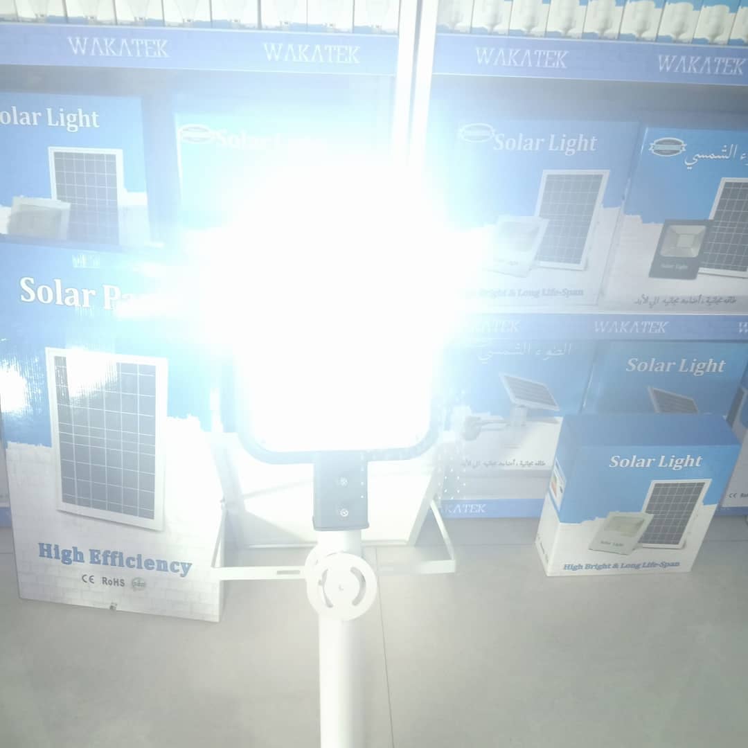 SolarWakatek's tweet photo. WAKATEK 200W solar flood lights https://t.co/Je0QyLoFhk