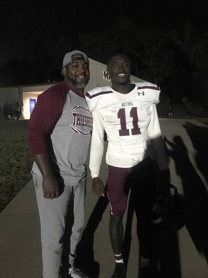 LPJRSQL's tweet photo. This Time Last Year (11/2/19), we Celebrate Treys Birthday(11/3) & a Road Win vs TX College 51-14. The gm was unique as the venue was in TX were everything is BIGGER! #RollOn #GeauxThreshers #HBDSON @YBLP02 @Coach_KellyBC @CoachHarrisonBC @CoachKempfBC @CoachDHud_BC @CoachCurtBC https://t.co/qF1vUQXz6Y