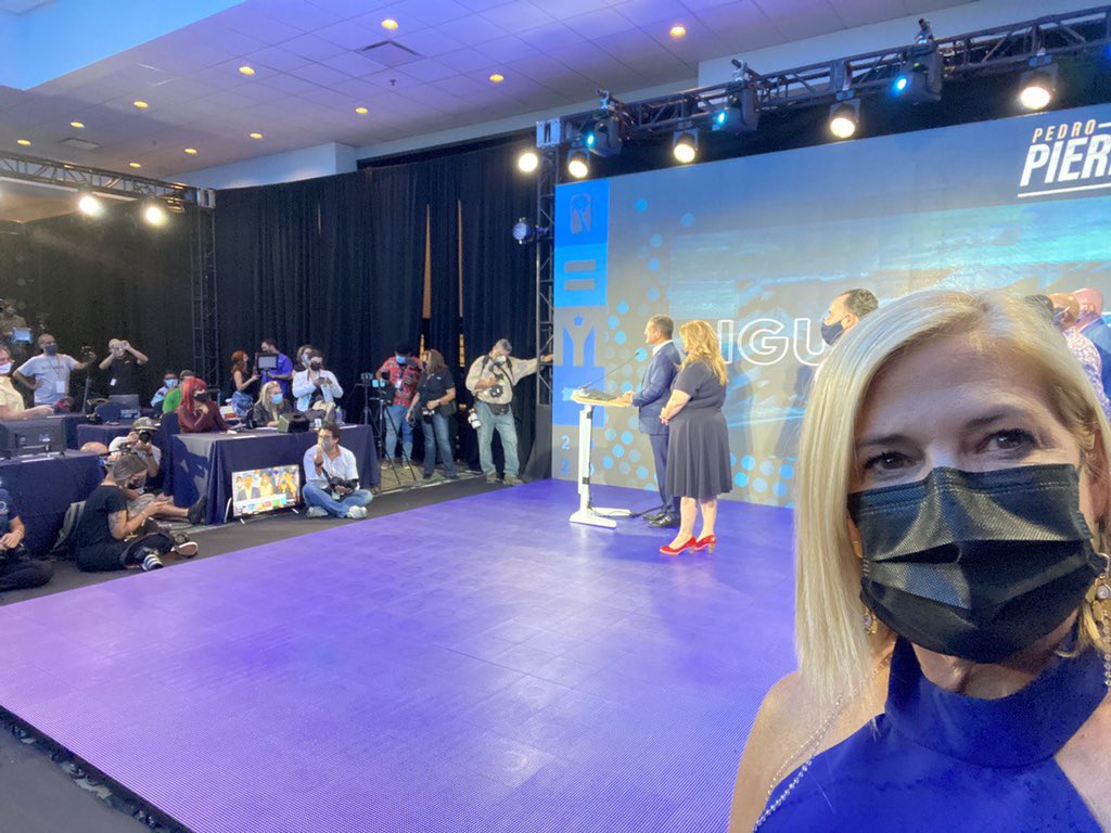 PierluisiCary's tweet photo. No puedo explicar el orgullo que siento como hermana, Directora de Campaña y mujer, de presentarles al próximo Gobernador de Puerto Rico, @pedropierluisi. https://t.co/JHXeKqLbcb