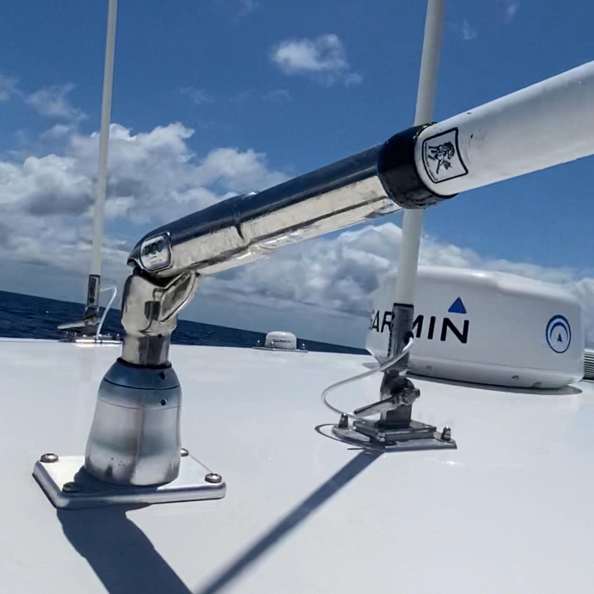 taco_marine's tweet photo. Dredge test success! Excessive Risk Fishing Team sent us these great photos of the GS-390 Outrigger Bases with Marsh Tacky poles in action pulling a dredge.💪 #TrollTheEdge #fishTACO #GS390 #dredge #xcessiveriskfishing #marshtackycarbon https://t.co/8Vf5u7F9WB