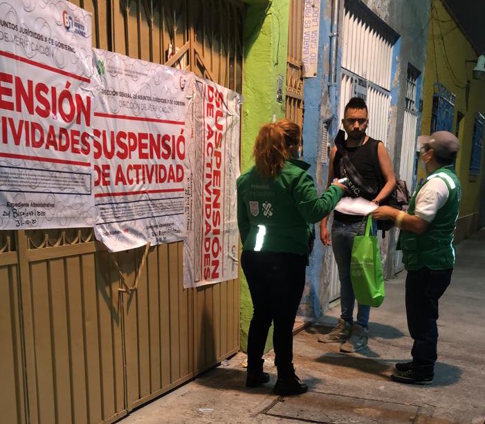 Se colocaron sellos en una casa en donde se llevaban a cabo fiestas clandestinas. Seguiré insistiendo, estamos juntos en esto y para salir de la pandemia debemos ser disciplinados; cuidarnos para cuidar de nuestras familias. #EsTiempoDeCuidarnosTodos