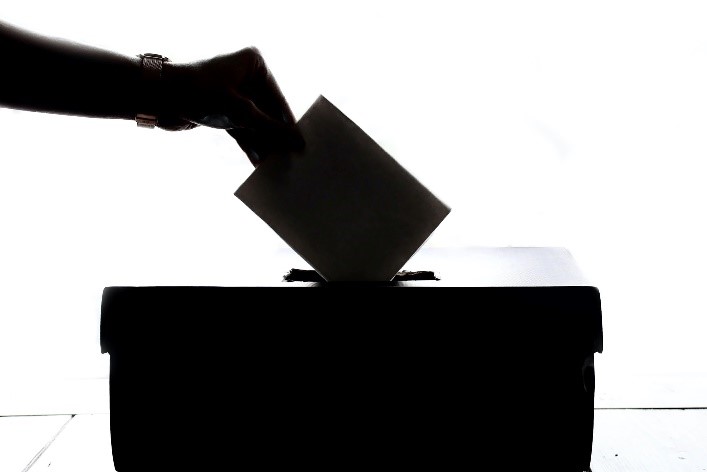 jeunessejecoute's tweet photo. L'élection présidentielle américaine aura lieu ce soir. ⁣⁣
⁣⁣
Cela peut provoquer de la peur, la panique, l'anxiété, la tristesse, la colère et du stress. ⁣On est là pour toi. 
⁣
📱 Les jeunes peuvent envoyer TEXTO au 686868⁣
📱 Les adultes peuvent texter MIEUX au 741741 https://t.co/E3dXZxT5qT