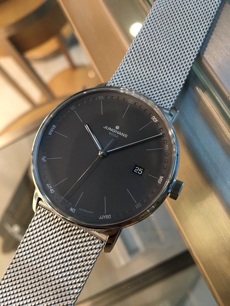 ユーロパッション タカシマヤウオッチメゾン Sur Twitter Junghans Form Mega 正確な時を刻む 電波時計 人間工学をデザインに取り入れ 着け心地good シンプルでスタイリッシュなデザイン ぜひ一度ご覧下さい Ref 058 4933 44 137 500円 税込 Junghans