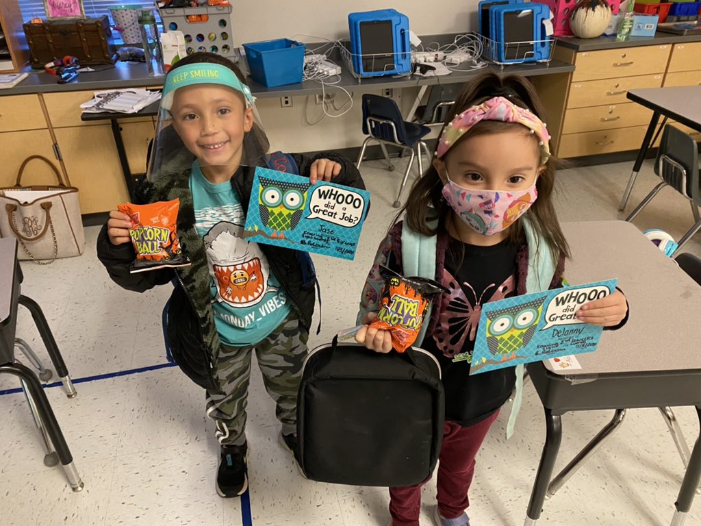 Bailey2706's tweet photo. So proud of these 2. They knew all their sight words today! Way to go! https://t.co/1fpf5zNjZ1