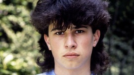 A bit late in posting, but I think we need a bit of nostalgia when the world is upside-down. Loved chatting to <a href="/rickysimmonds/">Ricky Simmonds</a> about his character Ant Jones in #GrangeHill jewishnews.timesofisrael.com/too-cool-for-s…