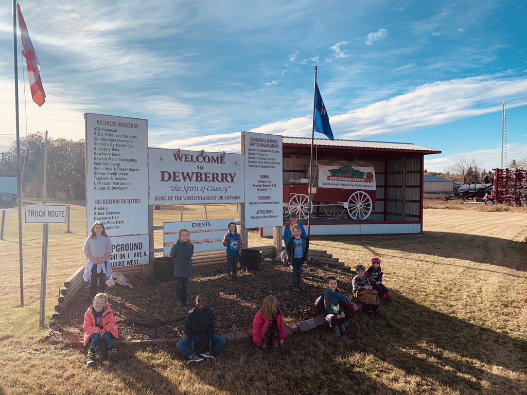 Lancaster_Mr's tweet photo. We took the opportunity to enjoy our beautiful November weather to take a  community walk to check out our village’s landmarks. We also got to chat with our Village’s CAO, see some of our homes, and talk about the purpose of the museum as we walked by! @DewberrySchool #btps28 https://t.co/nsOM5uppJv