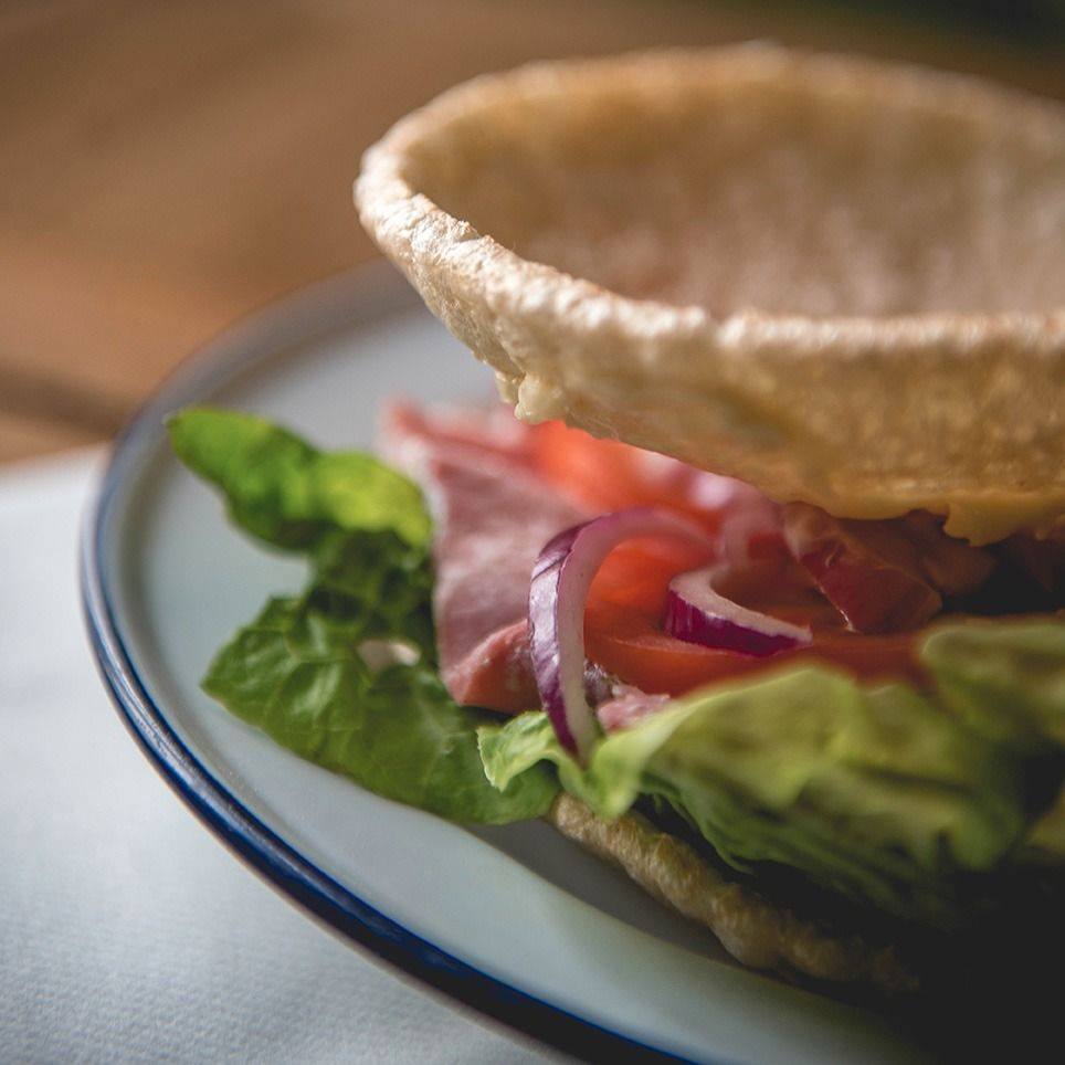 BroghiePoppers's tweet photo. Hey, you! Did you know you can swap out your burger buns for #Broghies? Try it out tonight and let us know what you think😋🙌🍔 https://t.co/idIPi2DIqE