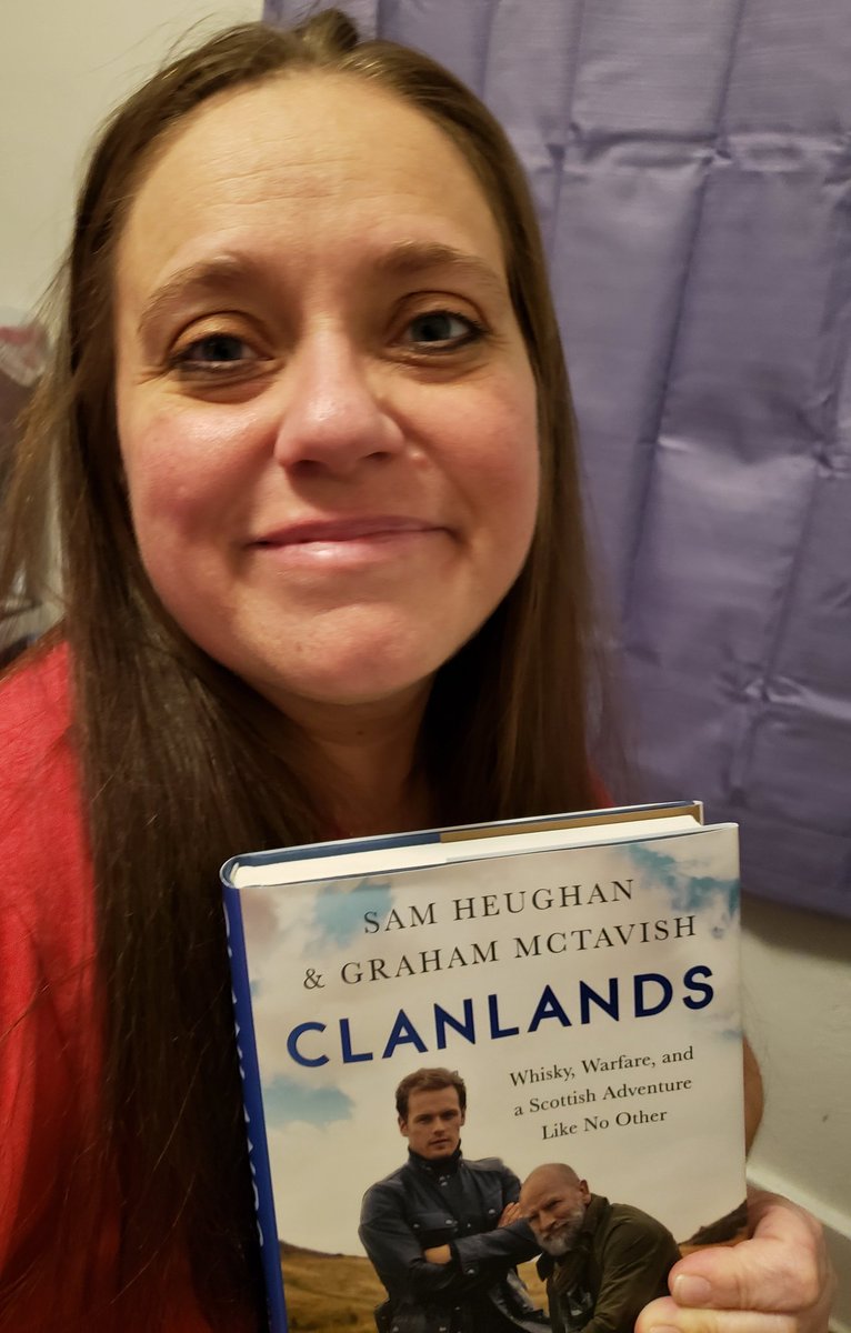 Jenibug79's tweet photo. Mine got delivered today! I can not wait to start reading it. 
#ClanlandsBook 
@SamHeughan @grahammctavish https://t.co/bOClt2gYlo