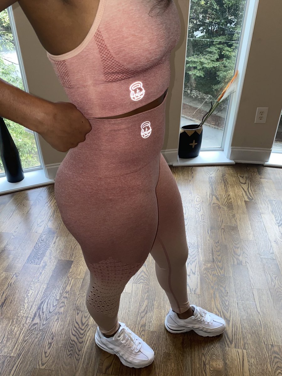 LyfestyleActive's tweet photo. Raspberry Set 😋 

 Everything on our site is 50% off use code “VOTE” 

Shop Workout Fits and Waist Trainers  https://t.co/UE9CqisyJB https://t.co/Lw1hcVd5PQ
