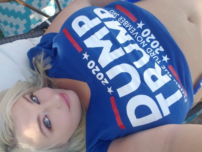 Incase I was unclear.... fuck trump. https://t.co/LXnHBfVvPY<a href="/tag/newprofilepic"class="tags"><span>#newprofilepic</span></a>