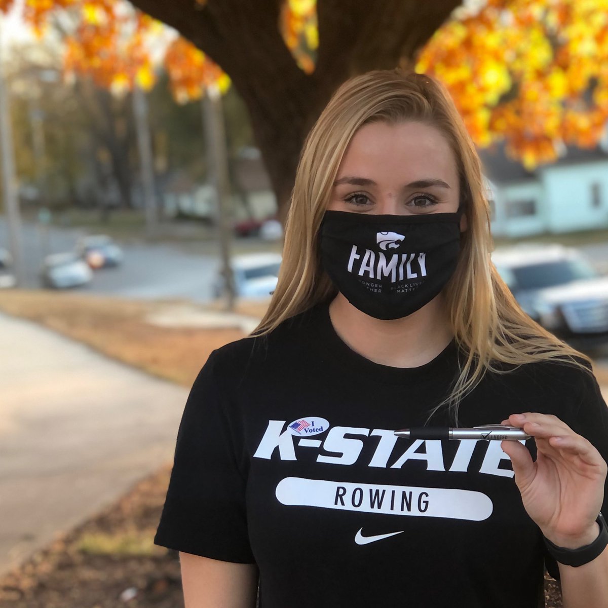 KStateROW's tweet photo. Cats Who Vote 🇺🇸 https://t.co/9C1n2htAuU