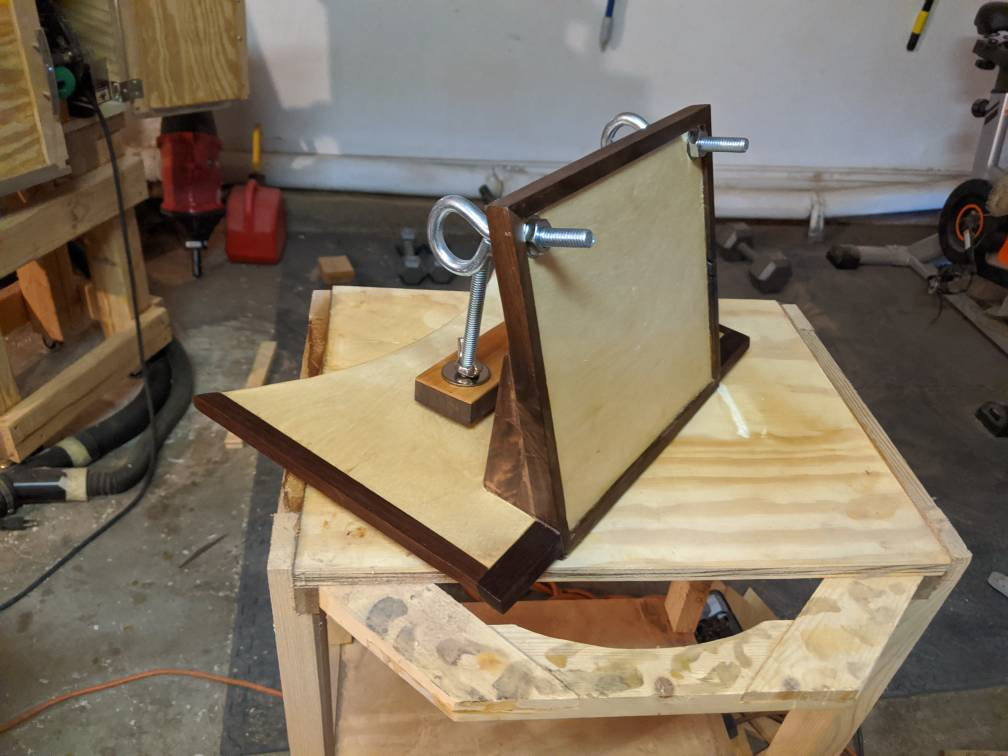 Speaking of the mobile radio body support system, Michael  @K4KMP_EL95 got a version of this made by a woodworker in September who added some nice aesthetic touches to it. /4