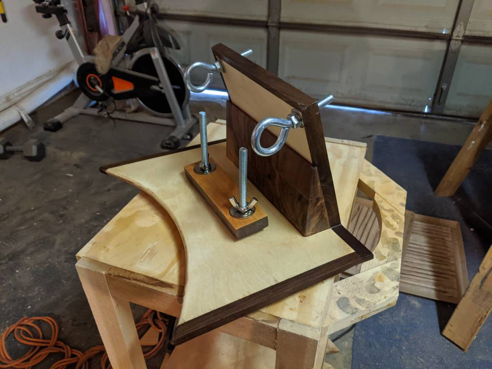 Speaking of the mobile radio body support system, Michael  @K4KMP_EL95 got a version of this made by a woodworker in September who added some nice aesthetic touches to it. /4